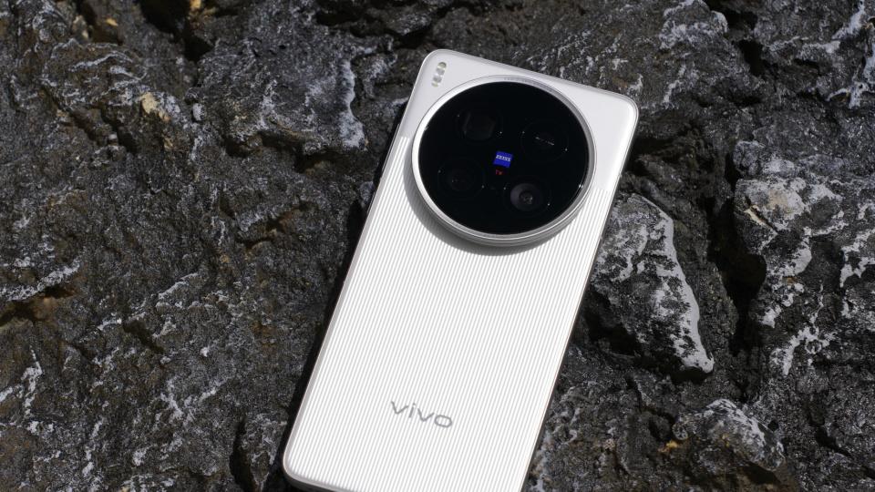 vivo開年王炸：雙2億像素旗艦亮劍，iQOO攜驍龍8 Gen5同步出擊！