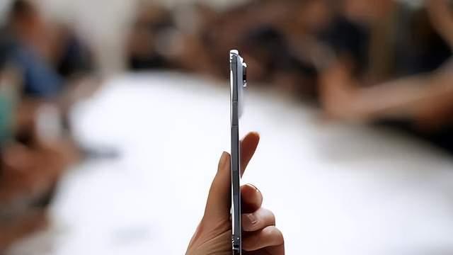 同樣5499元的價格，買iPhone17，還是iPhoneAir？