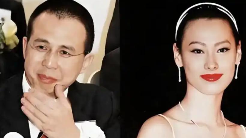 37岁梁洛施拜年！穿红衣抱狗好喜庆，李泽楷三个儿子未露面