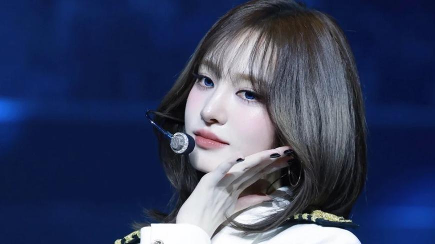 IVE主唱Liz因演唱会失误被批评，泡泡回应，再引争议
