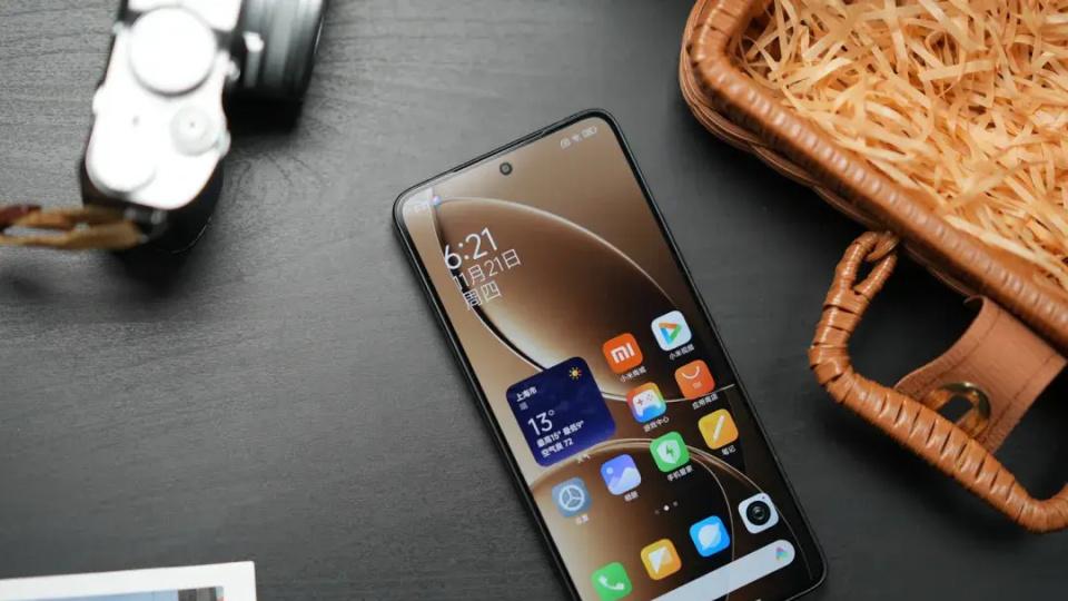 小米“堅(jiān)決清倉(cāng)”，從3999元跌至2464元，512GB旗艦降至“谷底價(jià)”