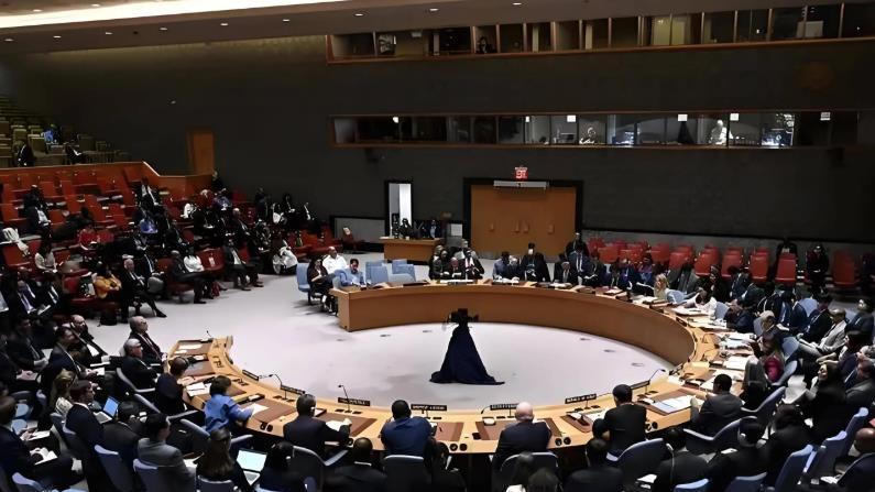 摊牌！联合国亮红牌警告美国：再欠会费就丢联大投票权，霸权耍横终遇硬茬