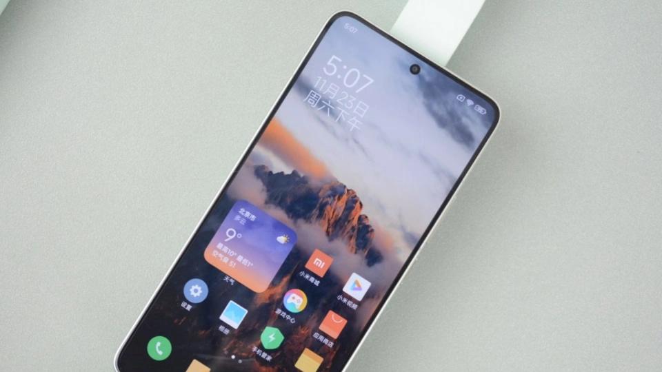 小米“急眼了”，從3599元降至2549元，16GB+1TB+6550mAh