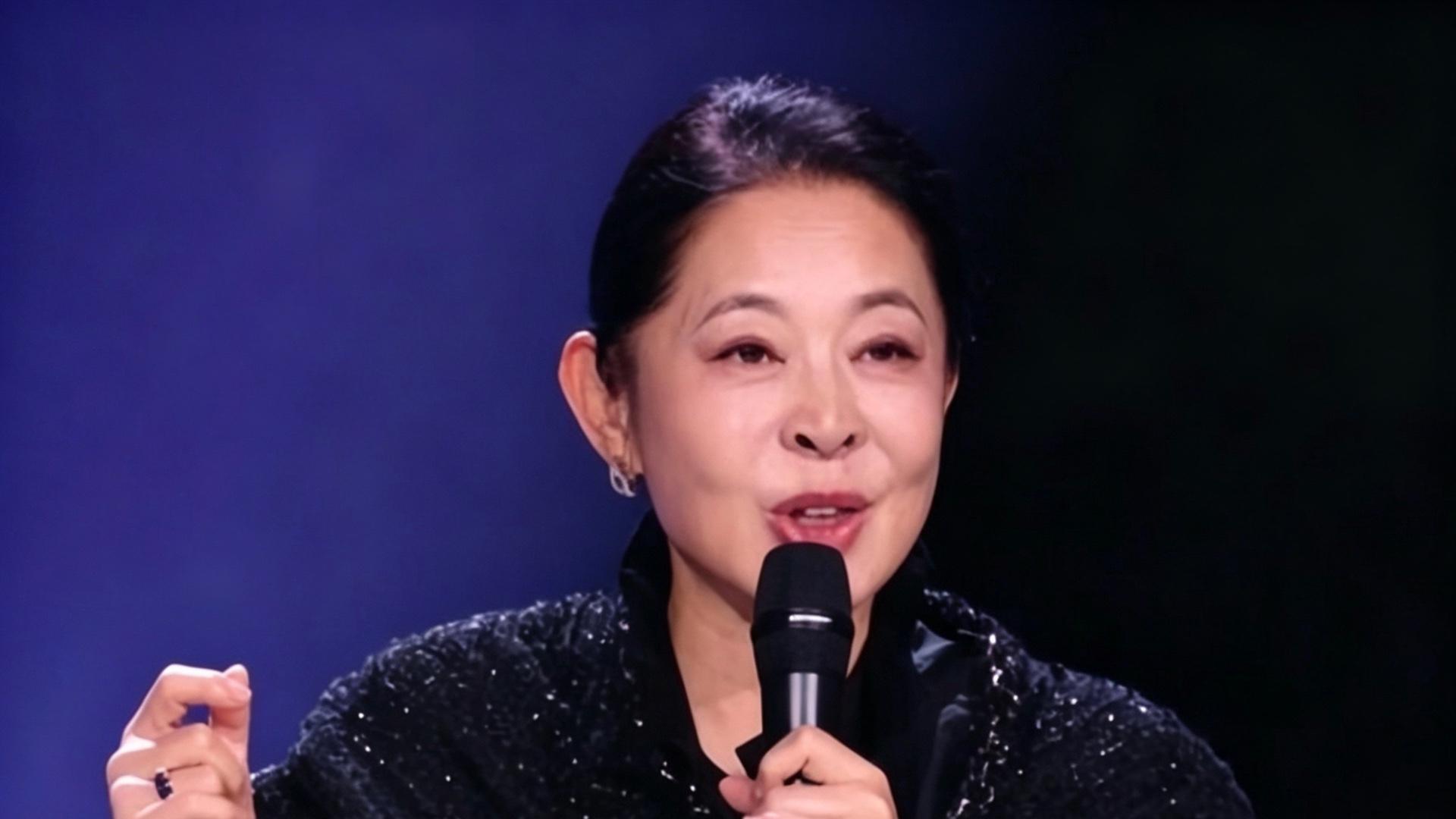 67岁倪萍被骂上热搜，连说三遍“我错了”