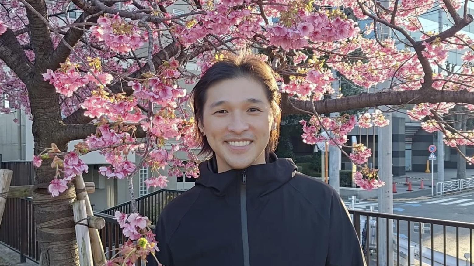 42岁港星自曝为父还债与女友分手，还了700万，至今单身渴望婚育