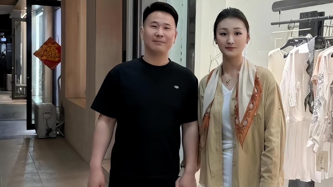 陈亚男未婚夫发声维护妻子，懒得理会闲言碎语，和妻子同框超幸福