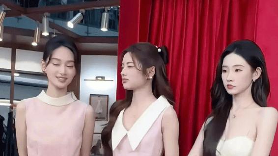 ?张艺凡活动脱鞋合照引争议！本人亲自发文回应