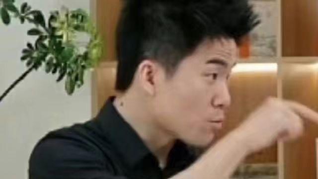 董宇辉不喜欢带货？身不由己，他或许成了一些人的“摇钱树”了