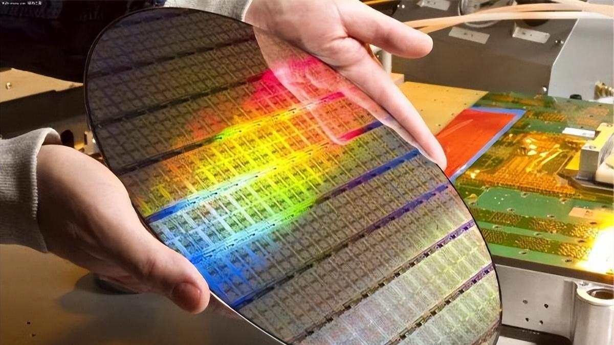 全球領先！中國造出了纖維芯片，比美國還厲害