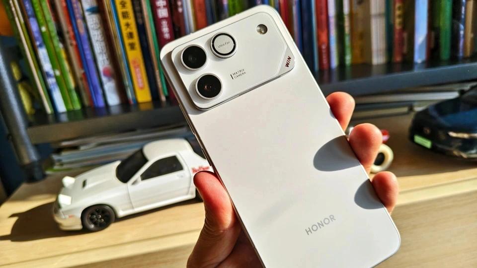 榮耀旗艦徹底賣斷貨，16GB+1TB+10000mAh，早買的人“恭喜了”