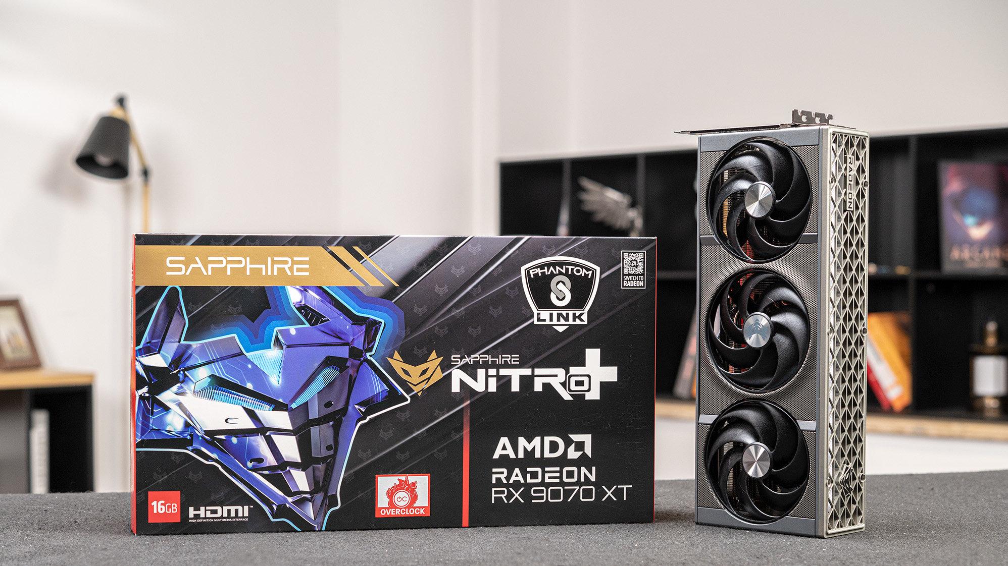 唯一 AMD背插套裝！藍寶石氮動雙旗艦美學圖賞