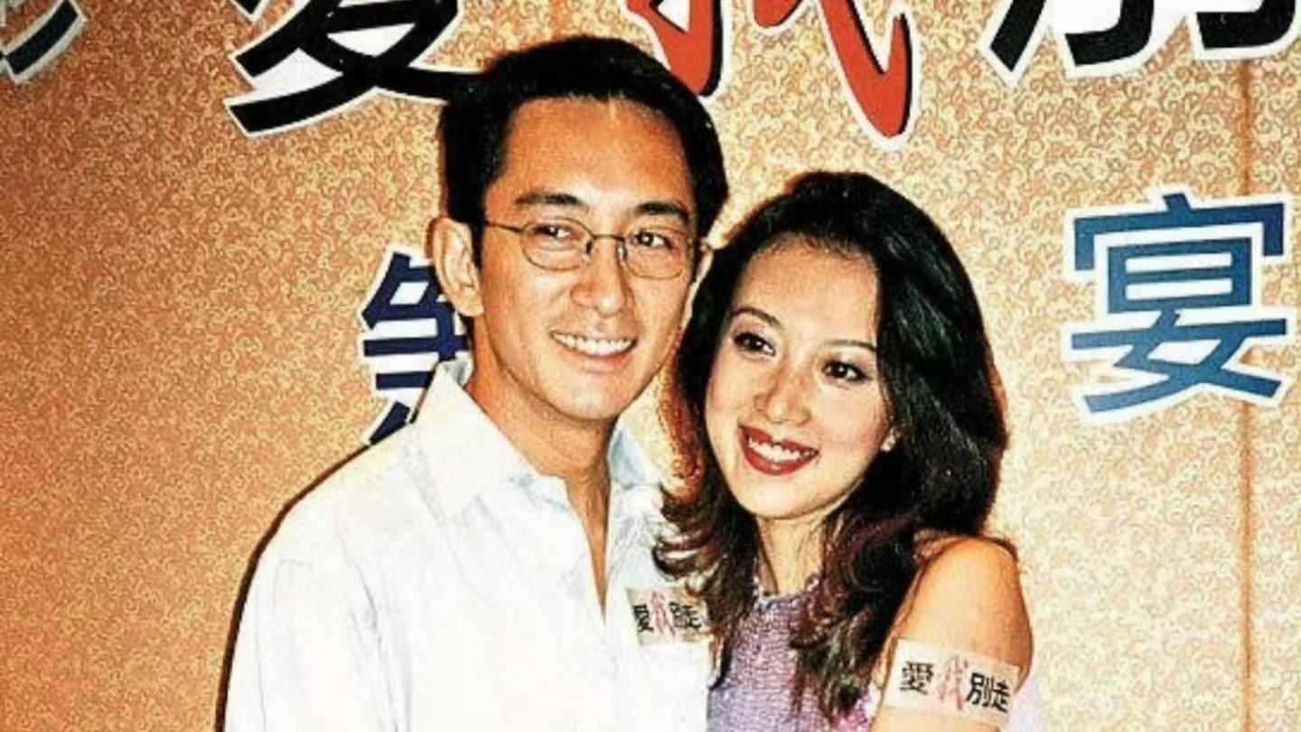 金巧巧一家现身路演