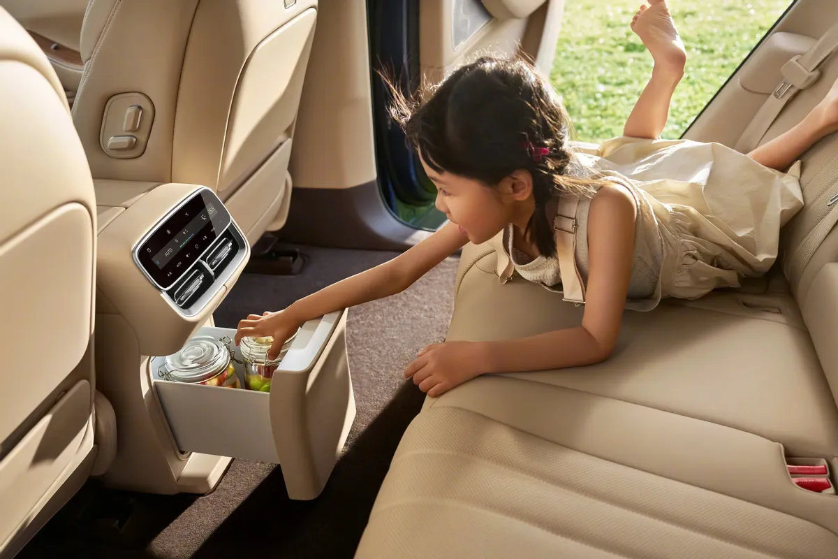 问界M7增程长续航版29.98万起预售，纯电超300km+ADS 4