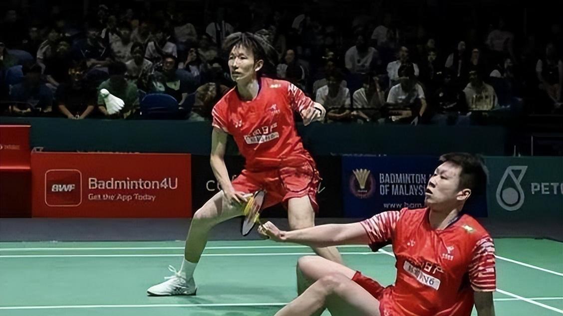 国羽新年首战！“一哥”“一姐”状态出色晋级四强，混双力争冠亚军