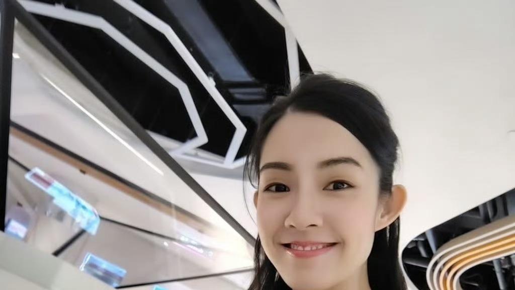 好惨！TVB清纯小花离巢一年无人知，自曝仍收到通告，曾被指抢戏