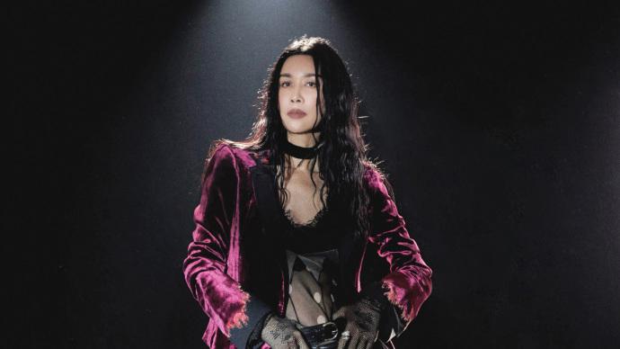 那英和王菲女儿跨年夜同台合唱，窦靖童回应：二搭了，那英阿姨！