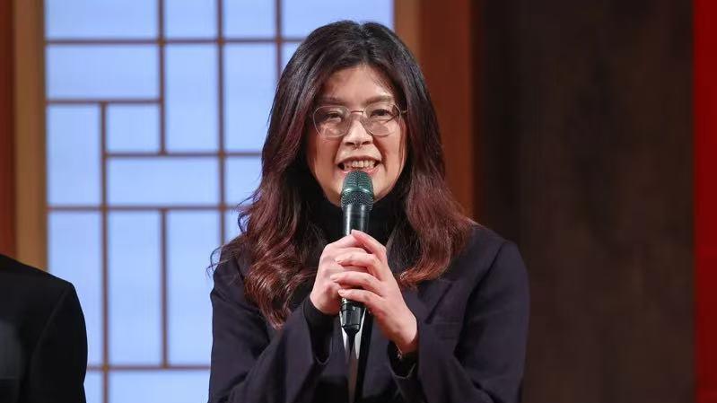 除夕撞钟“2度剧烈抖动”热议不断！郑丽文：感受到巨大正能量