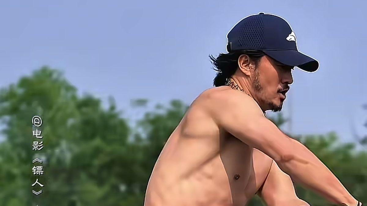 吴京一身肌肉火爆全网，打了多少“假肌肉”男明星的脸