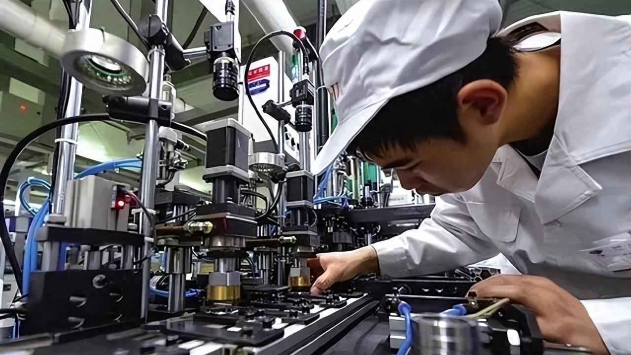 領先中國30年！沒日本光刻膠，ASML光刻機就是廢鐵？真相太扎心了