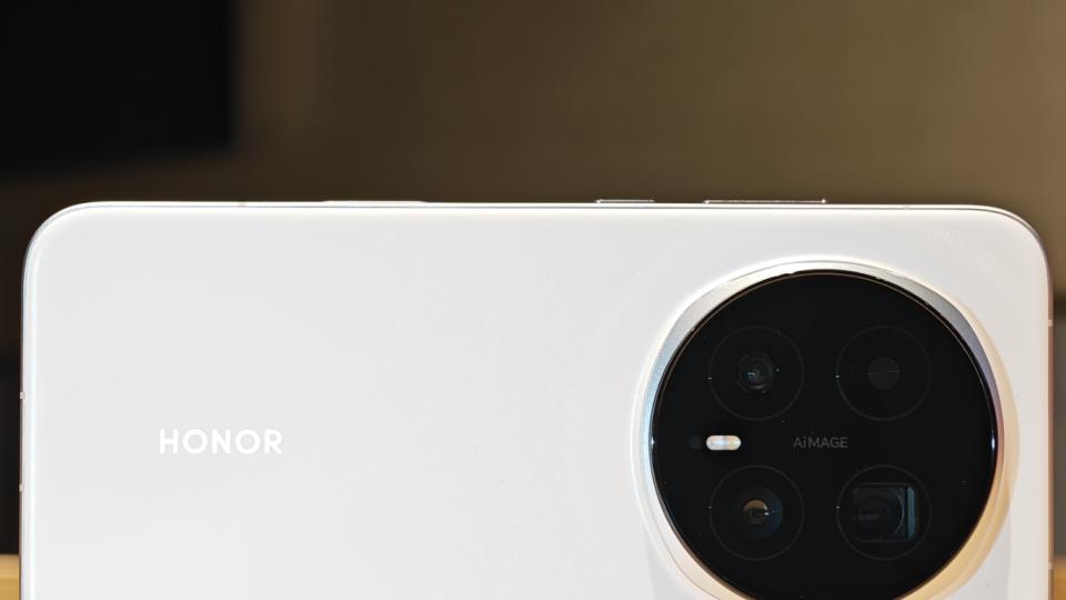 榮耀Magic8 Air曝光：大R角+eSIM，性能、外圍拉滿！