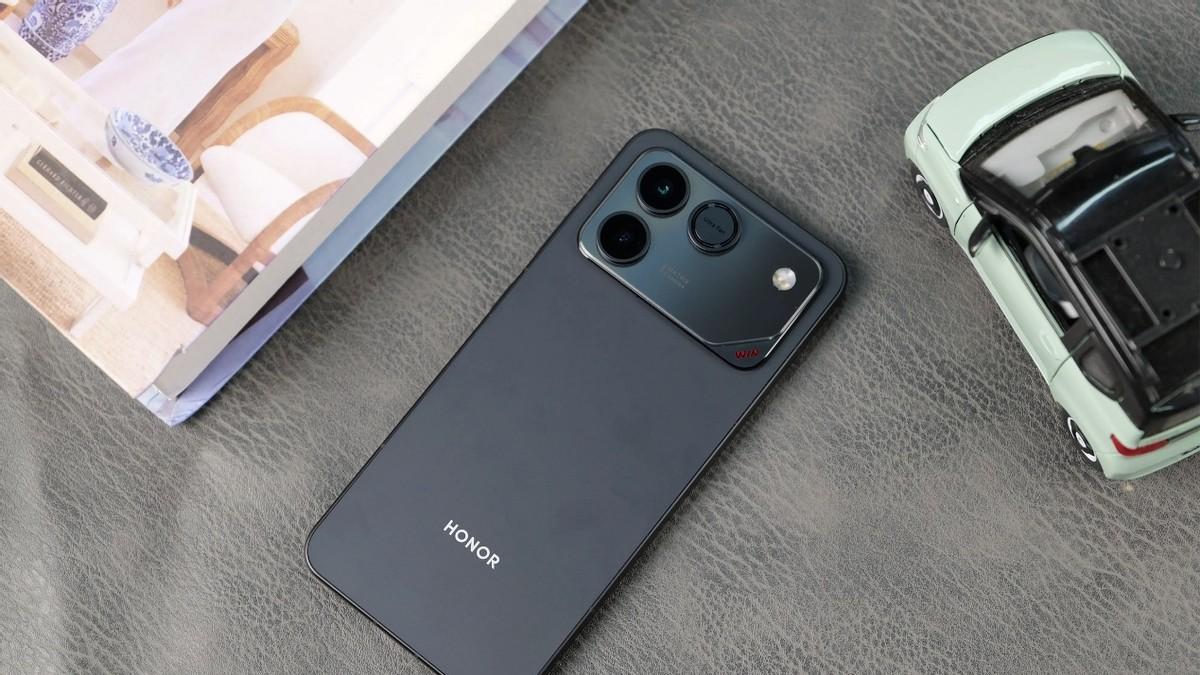 預算2000多元，哪些手機值得買？榮耀一加vivo，這三款各有特色