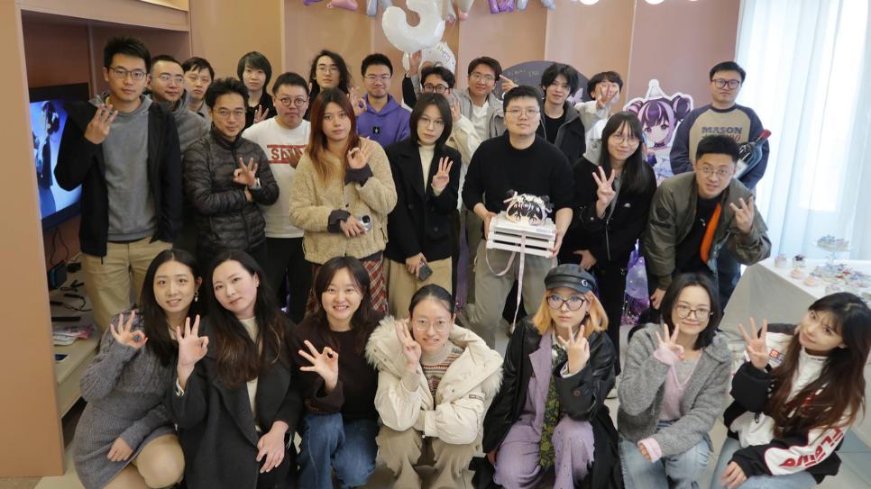 90后北大學霸，造584萬虛擬人AI社區，剛融了超千萬美元