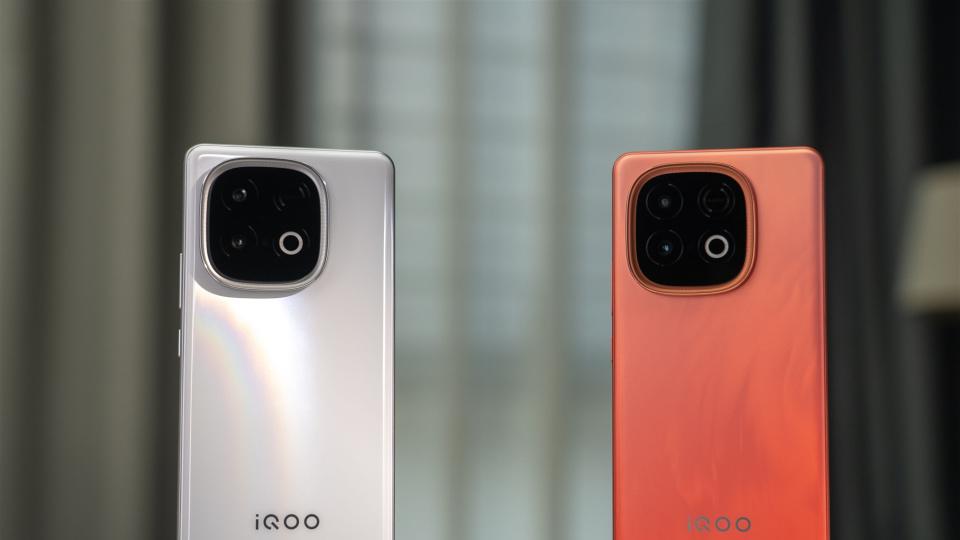 iQOO Z11系列突然入網：90W+9000mAh，還有LCD屏幕！