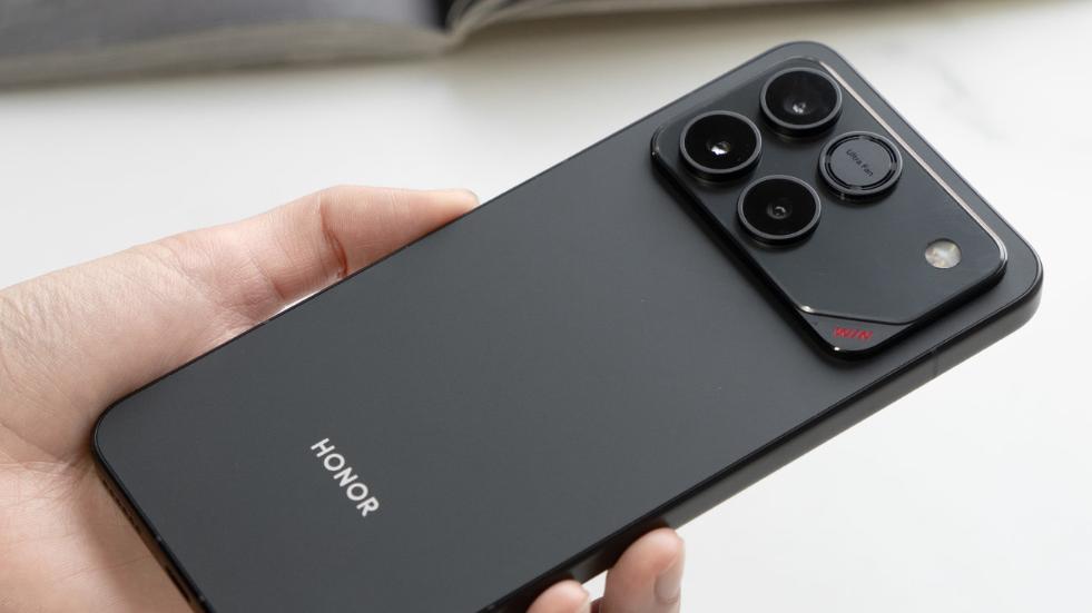 10000mAh+2k屏+2nm芯片，榮耀新機很猛啊，定價4k檔