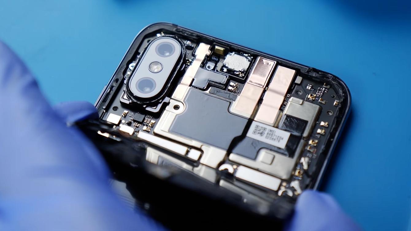 八年過去了，為什么還有人拿小米8透明探索版帶節(jié)奏？