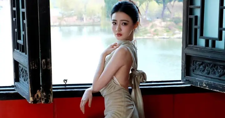 徐璐拍摄杂志时尚花絮，美翻了！