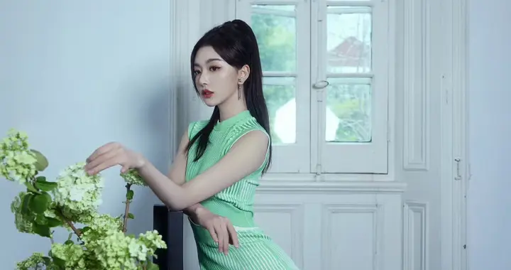 孔雪儿 绿色长裙