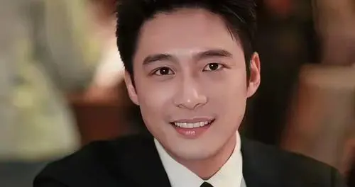 霍启山上台气场拉满！帅气不止皮囊，豪门风骨藏于担当