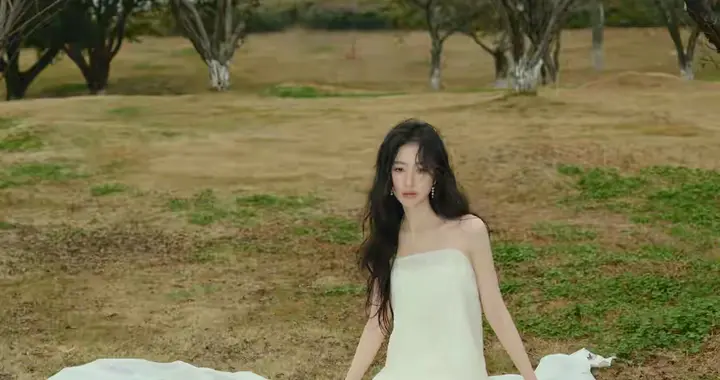 女明星，周雨彤的美脚