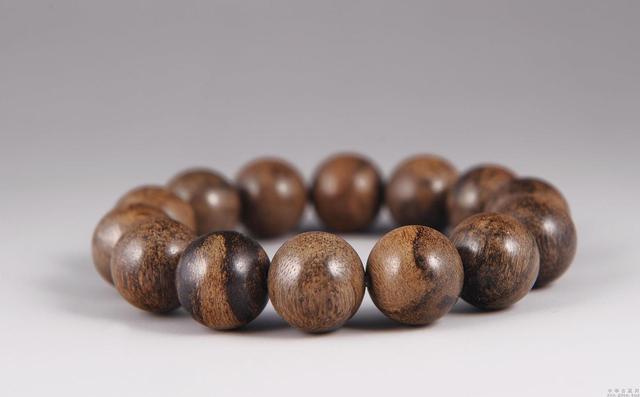 手串的收藏与投资价值分析，文玩圈的新商机