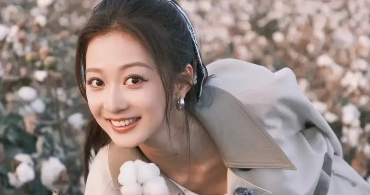 冯琳穿搭时尚美丽，颜值在线，真美！