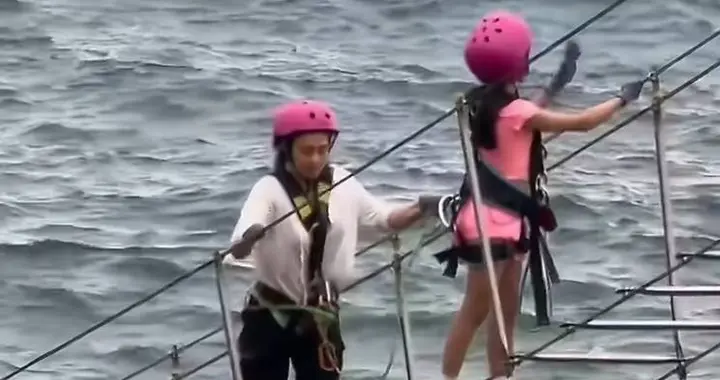 章子怡专心带俩娃玩！陪10岁女儿挑战飞拉达，汪峰陪森林北和继女