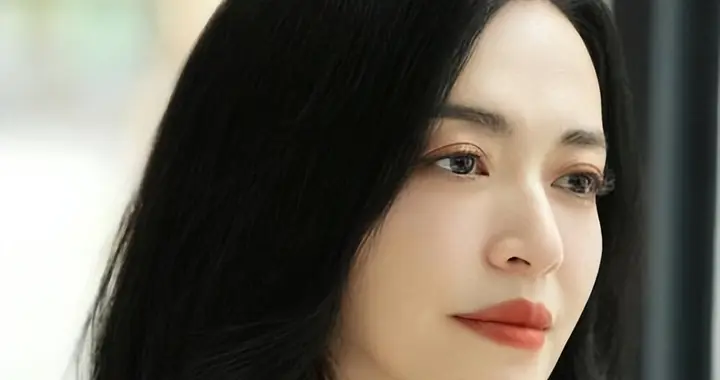 姚晨也没想到，宣布离婚才7天，官媒亲自下场彻底撕碎了她的体面