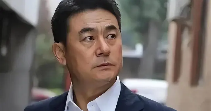 原来他们是夫妻，娶老师女儿恩爱31年，演完《归队》他又火了