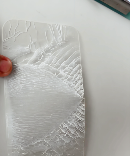 你愿意花30元贴膜，还是花3000元换手机？问一个简单问题