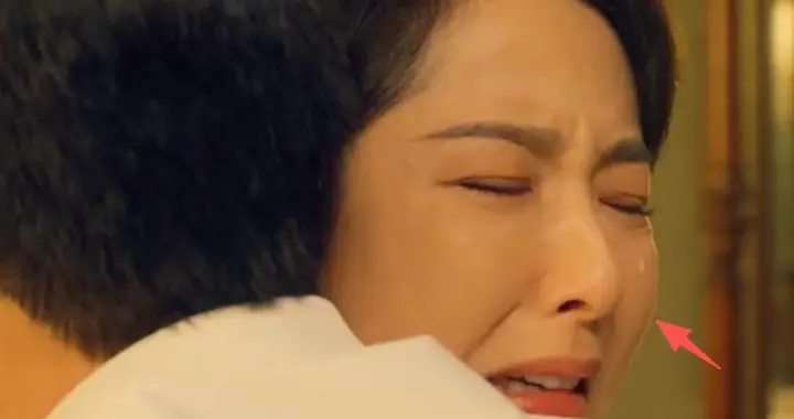 整容脸又来霍霍央视谍战剧？呆板僵硬、一脸苦相，难怪观众不买账