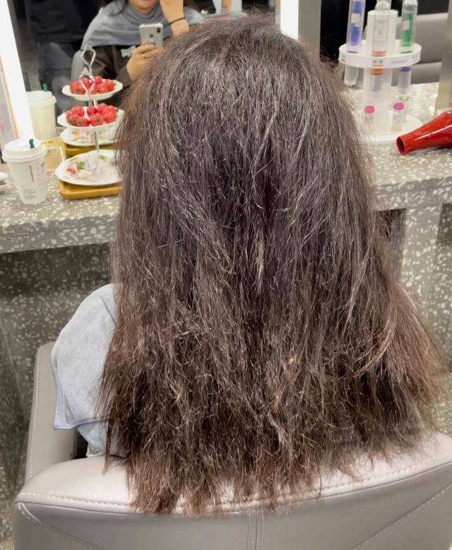 |女生每次洗头前后，多做4件事，不仅发量会增加，发质也会变好