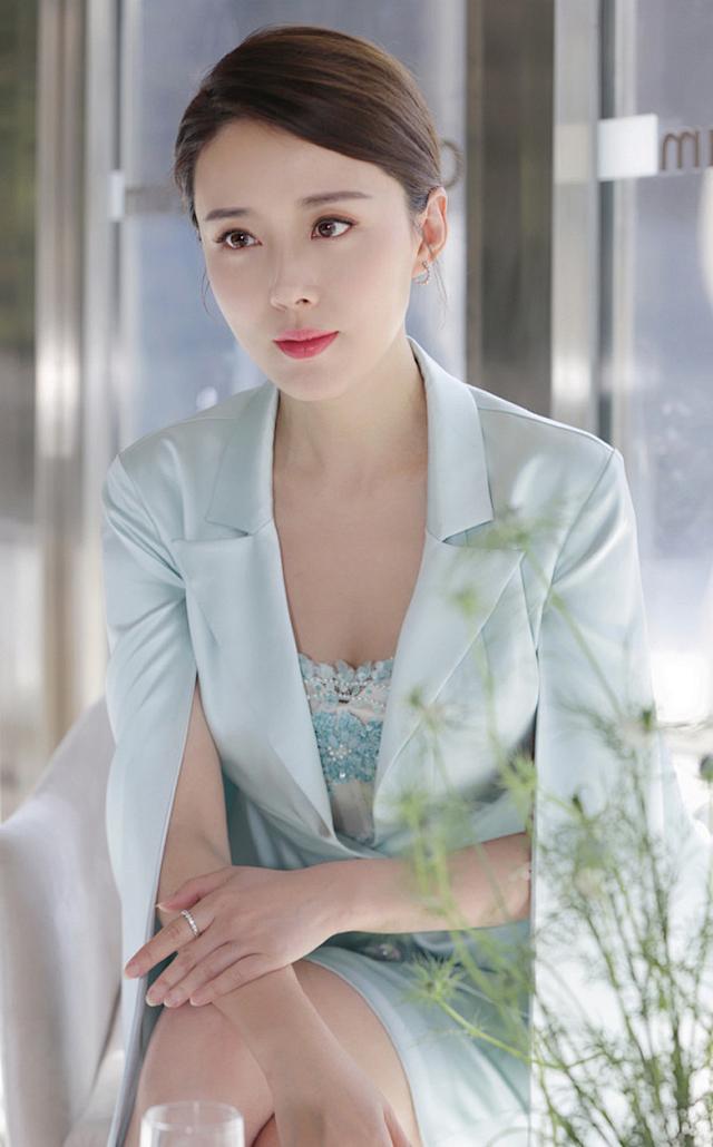 颜丹晨：我这辈子最正确的决定，就是在44岁高龄为小丈夫生儿子