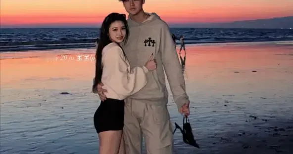 汪峰大女儿晒20岁生日照，被男朋友亲密搂腰，男帅女美配一脸