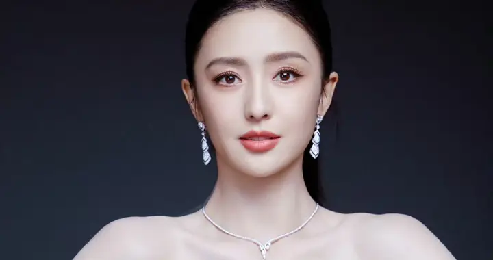 明艳动人的佟丽娅美丽极了