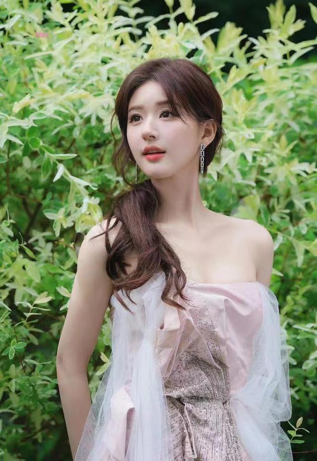 吴露可逃CP成真，细节暴露恋情内幕？网友神评论笑发财