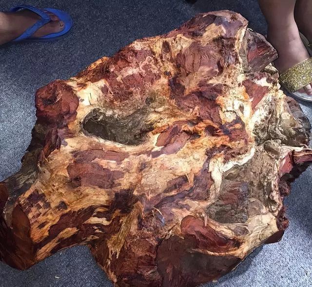 紫檀|9万块收来的紫檀木，一刀切开后笑的不要不要的！