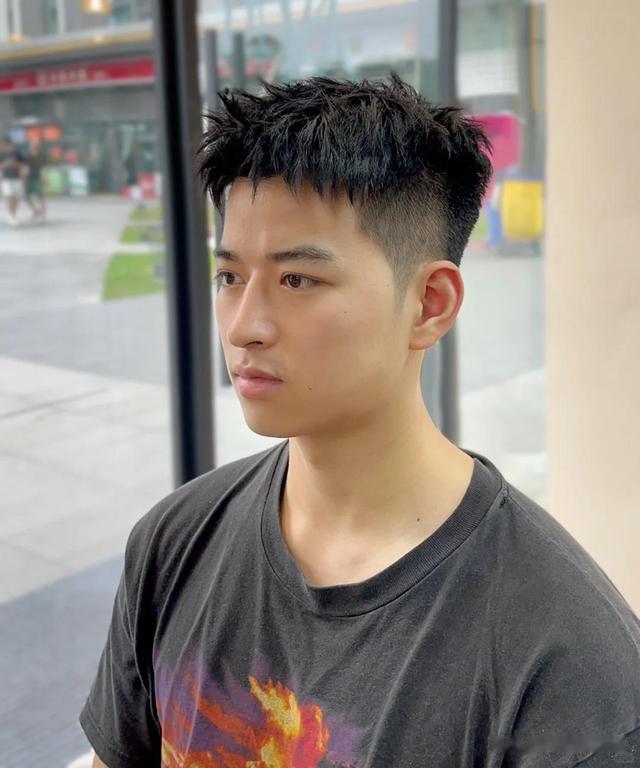 男生剪“短发”太普通了？试试这3款，剪完帅气有型显精神！