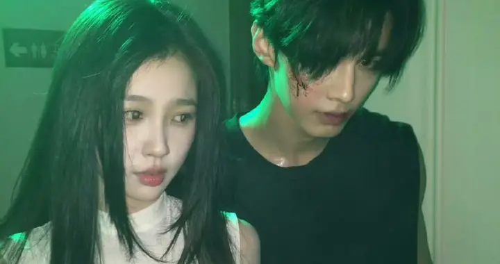 无官宣却曝分手？何与刘些宁的“悬疑恋综”比剧还抓马