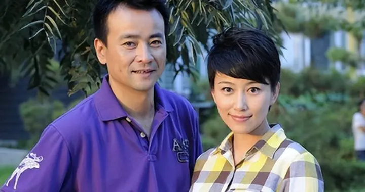 出道36年不温不火，娶小23岁郝蕾，助妻子战胜遗传病，48岁才当爹
