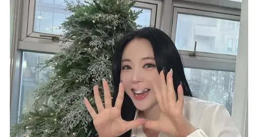 她有点变样了？